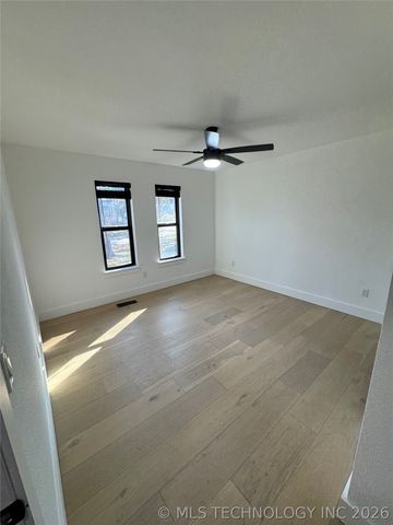 9214 N 184th East Avenue, Owasso, OK 74055