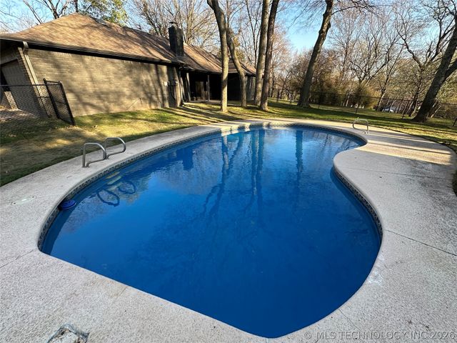 9214 N 184th East Avenue, Owasso, OK 74055