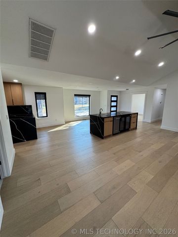 9214 N 184th East Avenue, Owasso, OK 74055