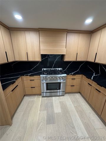 9214 N 184th East Avenue, Owasso, OK 74055