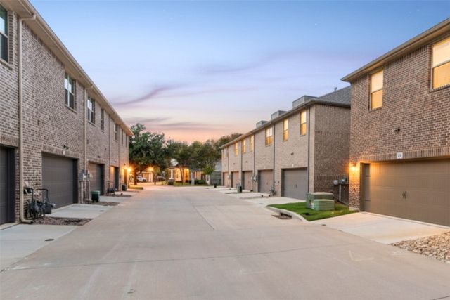 682 Claire Lane, Lewisville, TX 75067