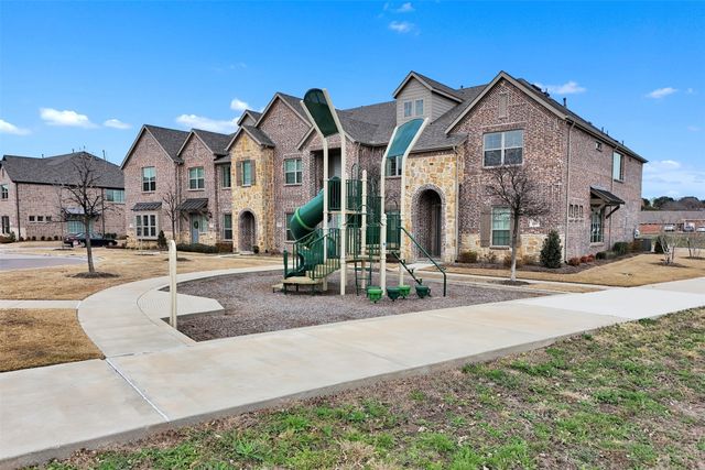 682 Claire Lane, Lewisville, TX 75067