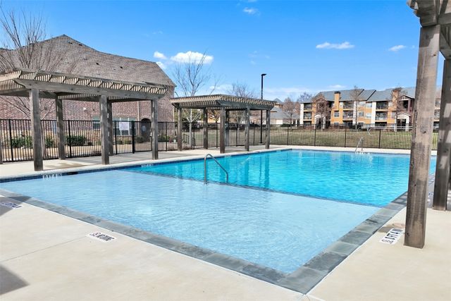 682 Claire Lane, Lewisville, TX 75067