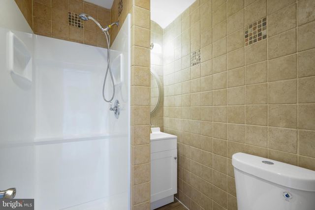 7421 NIGH RD, Falls Church, VA 22043