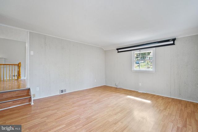 7421 NIGH RD, Falls Church, VA 22043