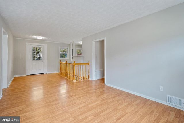 7421 NIGH RD, Falls Church, VA 22043