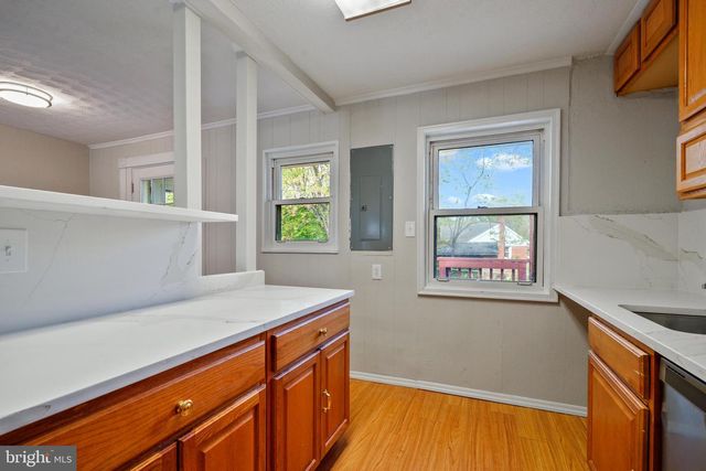 7421 NIGH RD, Falls Church, VA 22043