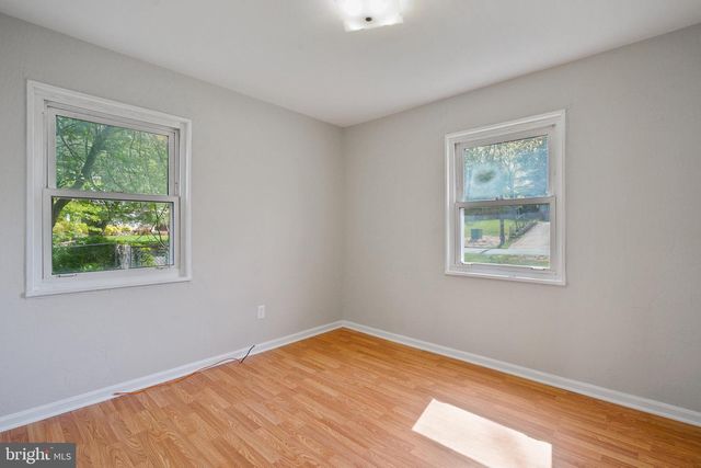 7421 NIGH RD, Falls Church, VA 22043