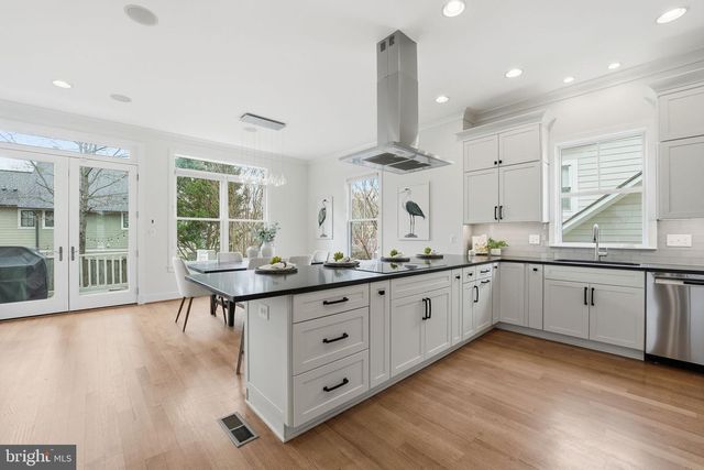 1614 N JACKSON ST, Arlington, VA 22201