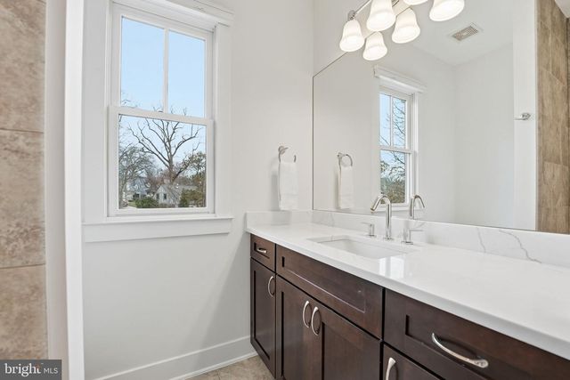 1614 N JACKSON ST, Arlington, VA 22201