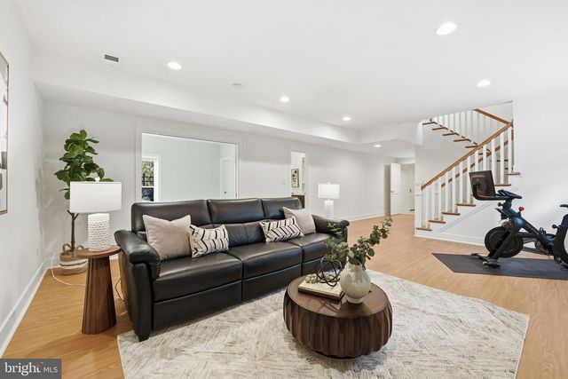 1614 N JACKSON ST, Arlington, VA 22201