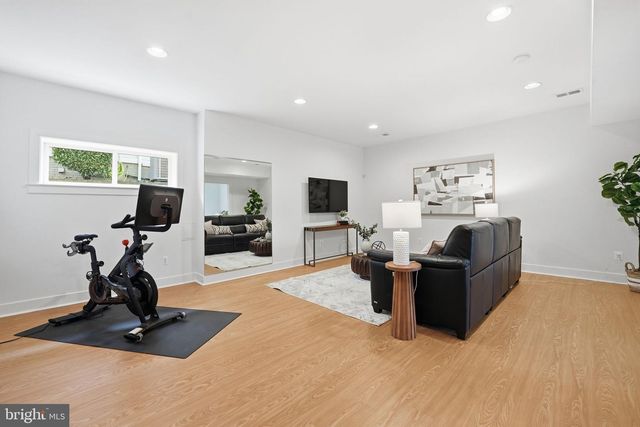 1614 N JACKSON ST, Arlington, VA 22201