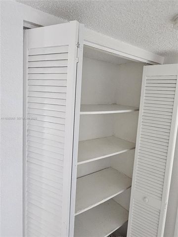 10000 NW 80th Ct 2430, Hialeah Gardens, FL 33016