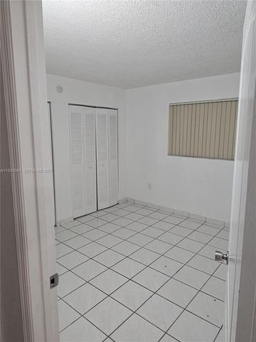10000 NW 80th Ct 2430, Hialeah Gardens, FL 33016
