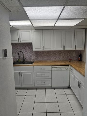 10000 NW 80th Ct 2430, Hialeah Gardens, FL 33016