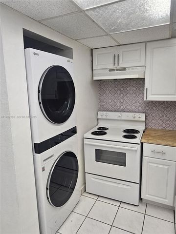 10000 NW 80th Ct 2430, Hialeah Gardens, FL 33016