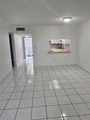 10000 NW 80th Ct 2430, Hialeah Gardens, FL 33016