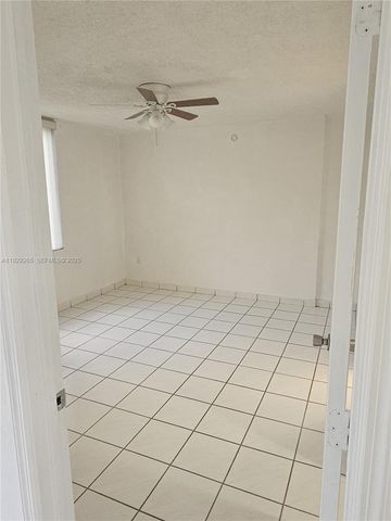 10000 NW 80th Ct 2430, Hialeah Gardens, FL 33016