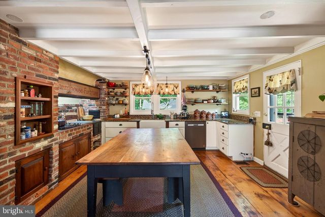 866 SHAVERTOWN RD, Garnet Valley, PA 19060