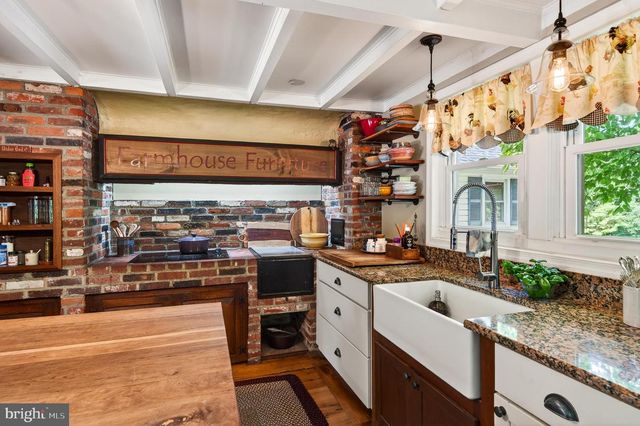 866 SHAVERTOWN RD, Garnet Valley, PA 19060