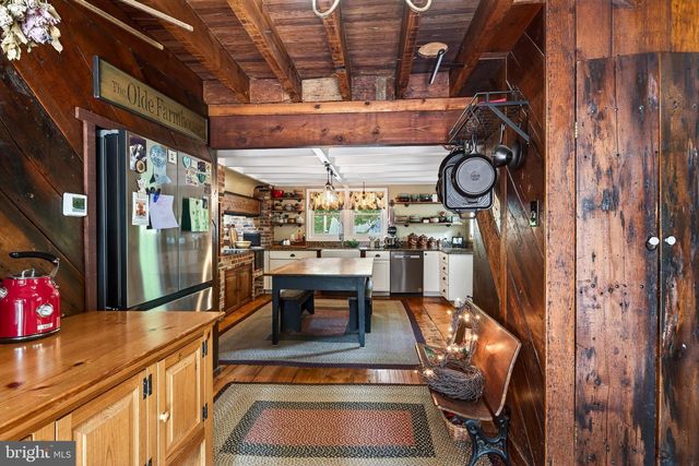 866 SHAVERTOWN RD, Garnet Valley, PA 19060