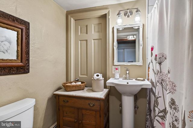 866 SHAVERTOWN RD, Garnet Valley, PA 19060