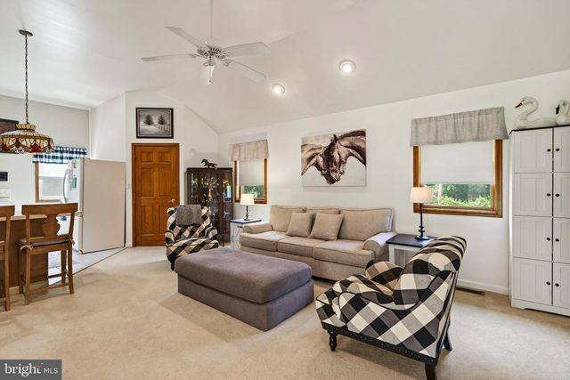 866 SHAVERTOWN RD, Garnet Valley, PA 19060