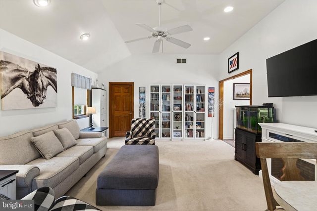 866 SHAVERTOWN RD, Garnet Valley, PA 19060
