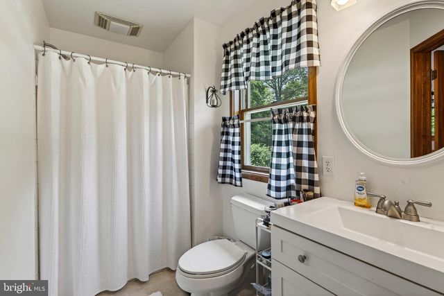 866 SHAVERTOWN RD, Garnet Valley, PA 19060
