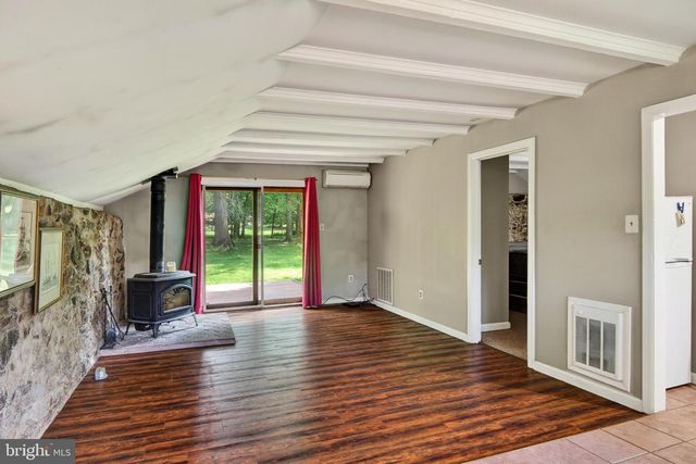 866 SHAVERTOWN RD, Garnet Valley, PA 19060