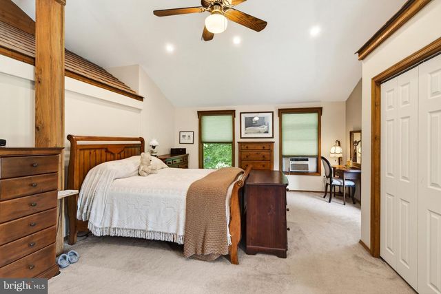 866 SHAVERTOWN RD, Garnet Valley, PA 19060