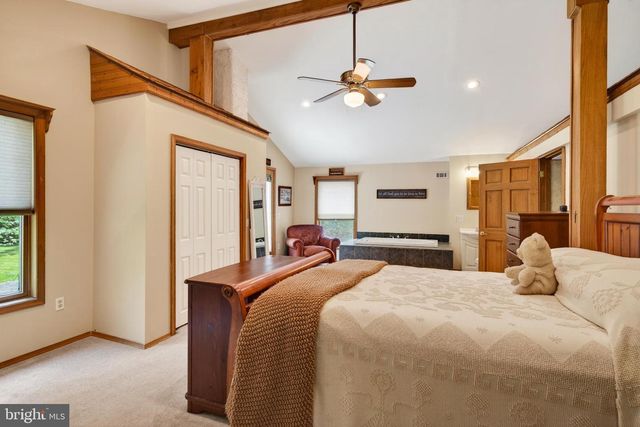 866 SHAVERTOWN RD, Garnet Valley, PA 19060