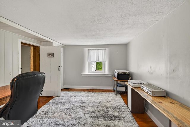 866 SHAVERTOWN RD, Garnet Valley, PA 19060