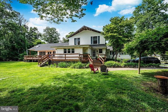 866 SHAVERTOWN RD, Garnet Valley, PA 19060