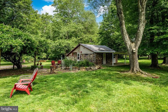 866 SHAVERTOWN RD, Garnet Valley, PA 19060