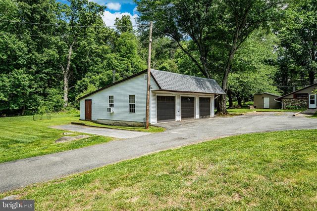 866 SHAVERTOWN RD, Garnet Valley, PA 19060