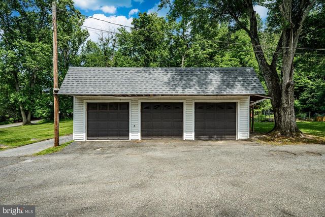 866 SHAVERTOWN RD, Garnet Valley, PA 19060