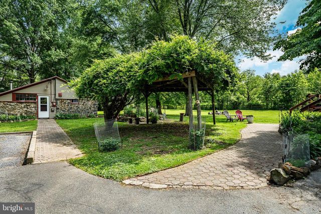 866 SHAVERTOWN RD, Garnet Valley, PA 19060
