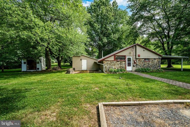 866 SHAVERTOWN RD, Garnet Valley, PA 19060