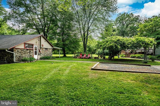 866 SHAVERTOWN RD, Garnet Valley, PA 19060