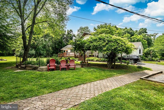 866 SHAVERTOWN RD, Garnet Valley, PA 19060