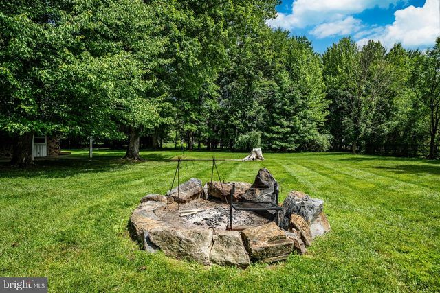 866 SHAVERTOWN RD, Garnet Valley, PA 19060
