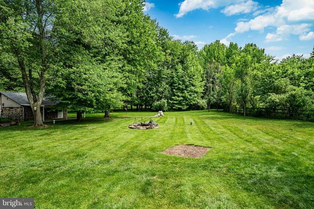 866 SHAVERTOWN RD, Garnet Valley, PA 19060