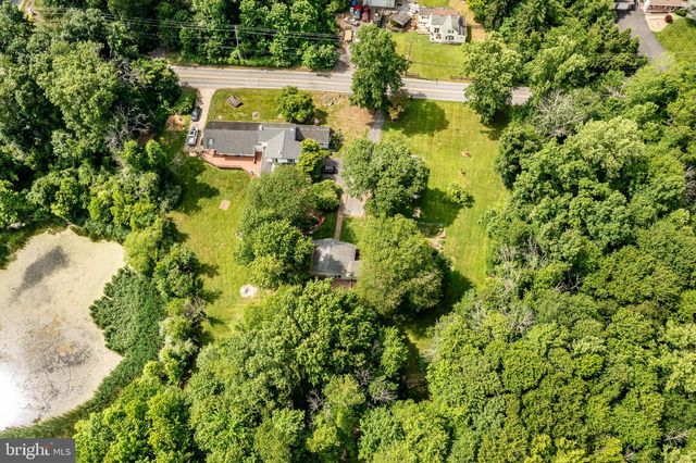 866 SHAVERTOWN RD, Garnet Valley, PA 19060
