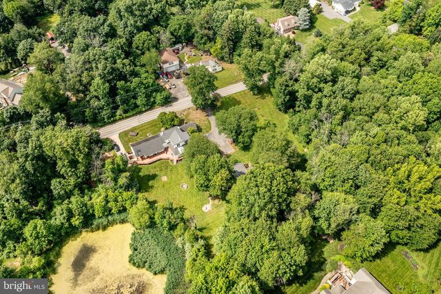 866 SHAVERTOWN RD, Garnet Valley, PA 19060