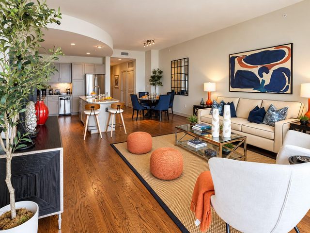 1400 Mckinney Street 1003, Houston, TX 77010