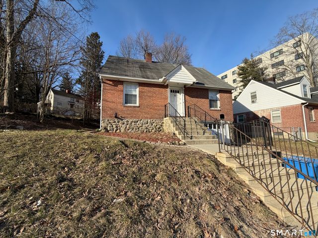 535 Chase Avenue, Waterbury, CT 06704