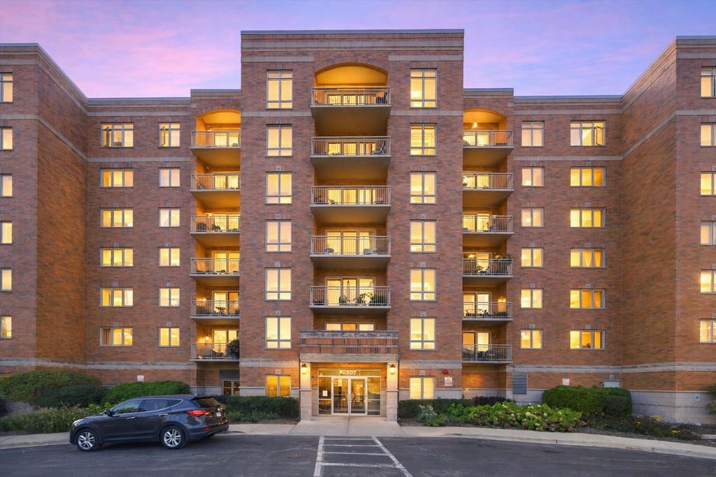6807 N Milwaukee Avenue 405, Niles, IL 60714 — photo 2
