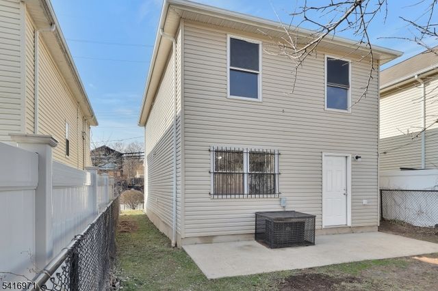 289 14TH AVE, Newark City, NJ 07103