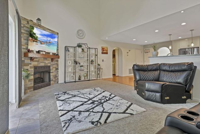 49 Knights Bridge Drive W, Pickerington, OH 43147